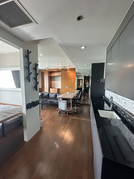 Noble Remix, Bangkok