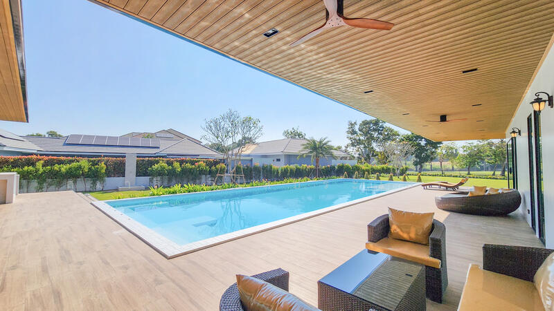 Palm Hills Golf Club and Residence, Phetchaburi