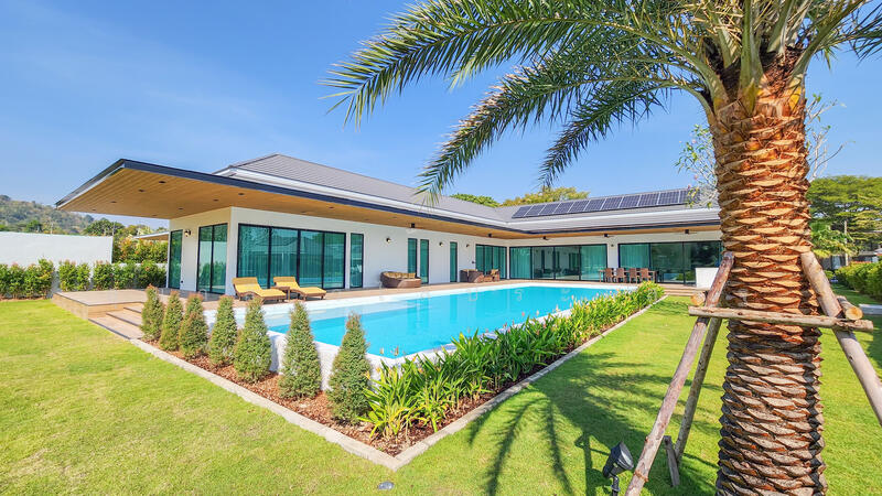 Palm Hills Golf Club and Residence, Phetchaburi
