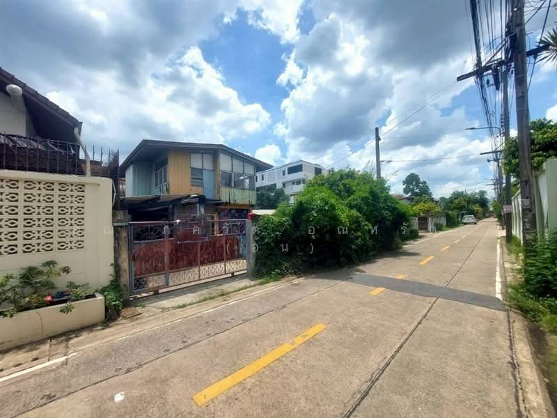 ที่ดิน + บ้านเดี่ยว 72 ตร.ว ซอยลาดพร้าว35 แยก8-1 ซอยรัชดาภิเษก32, Bangkok