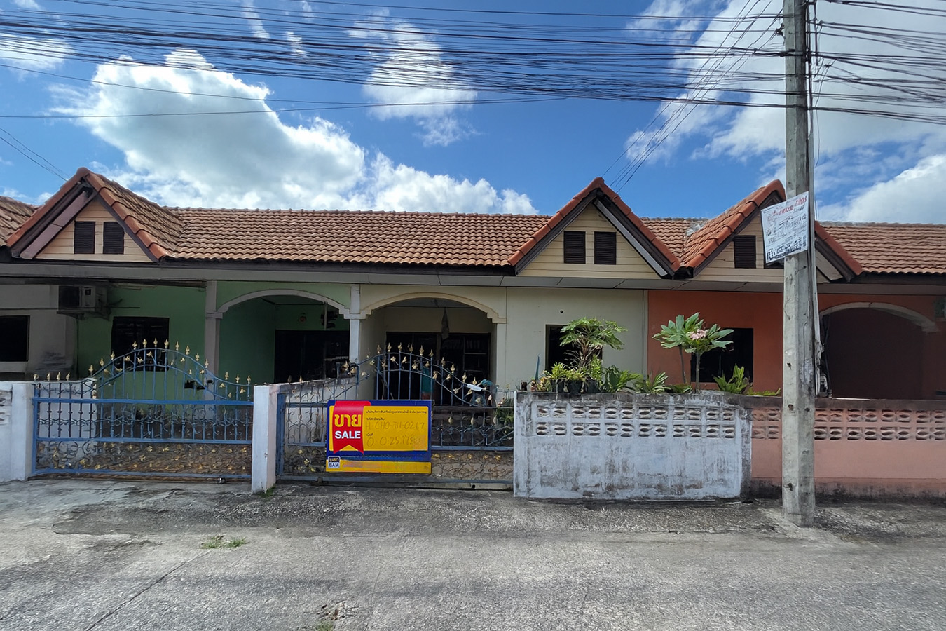Townhouse project in Sri Racha, Buwari area.