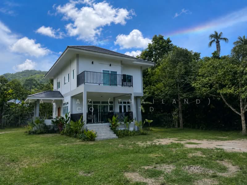 Move-In Ready 3BR Home in Lamai Koh Samui, 845 sqm Land & Mountain Views, Surat Thani