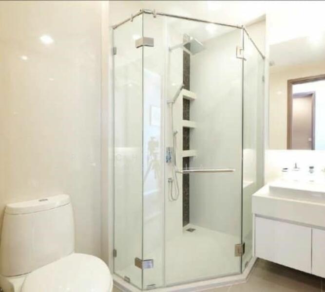 Menam Residences, Bangkok
