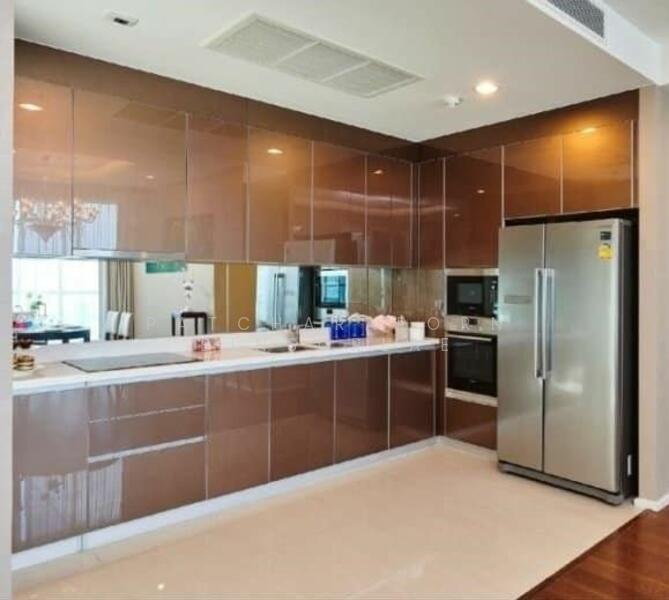 Menam Residences, Bangkok