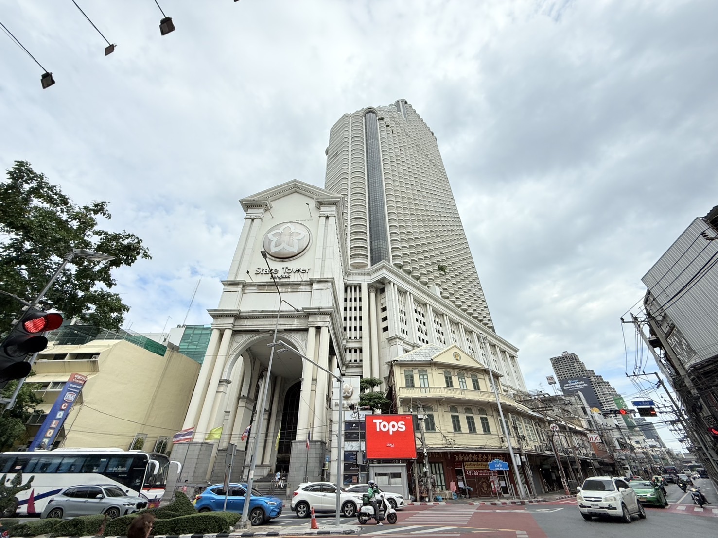 Condominium at State Tower, Bang Rak