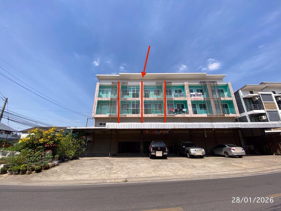 Commercial Townhouse in Krathum Baen, Samutsakorn
