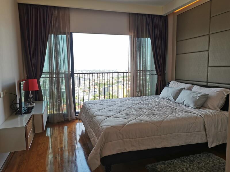 Noble Reveal, Bangkok
