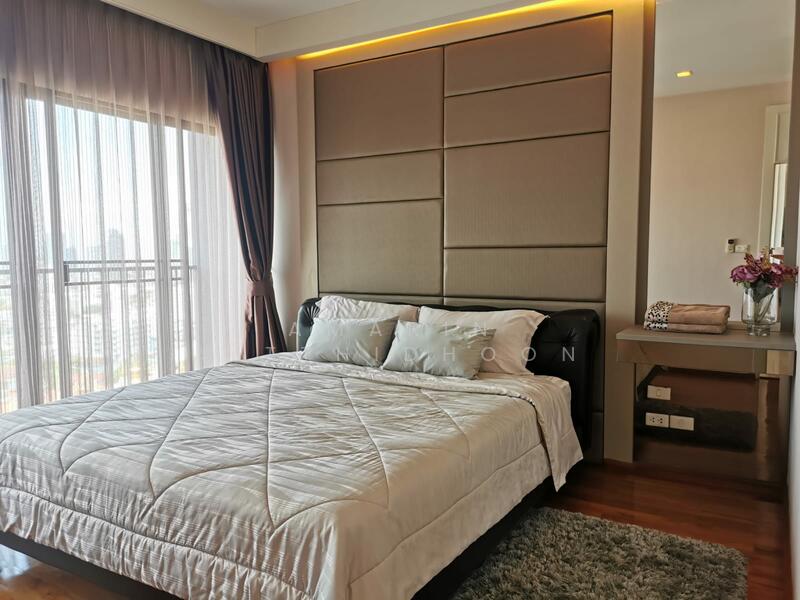 Noble Reveal, Bangkok