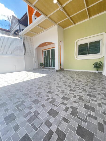 Baan Krittiyaruk 5, Nonthaburi