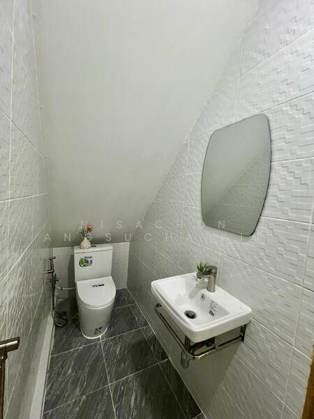 Baan Krittiyaruk 5, Nonthaburi