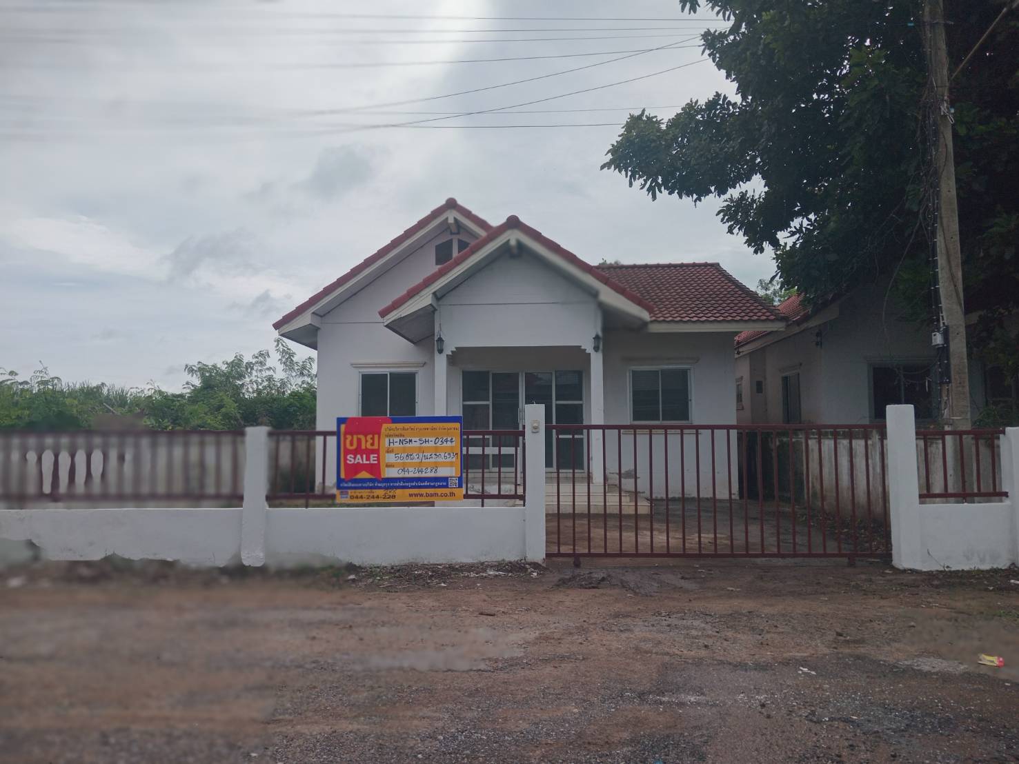 Single-Family Home in Rangchuan Land, Chokchai