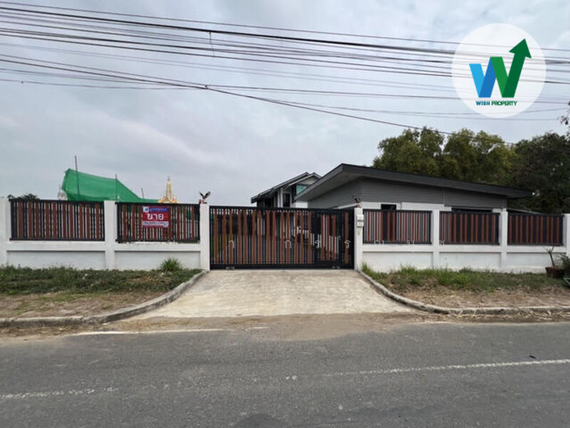 For Sale Detached House within Bangpakong Riverside Country Club Golf Course, Chachoengsao