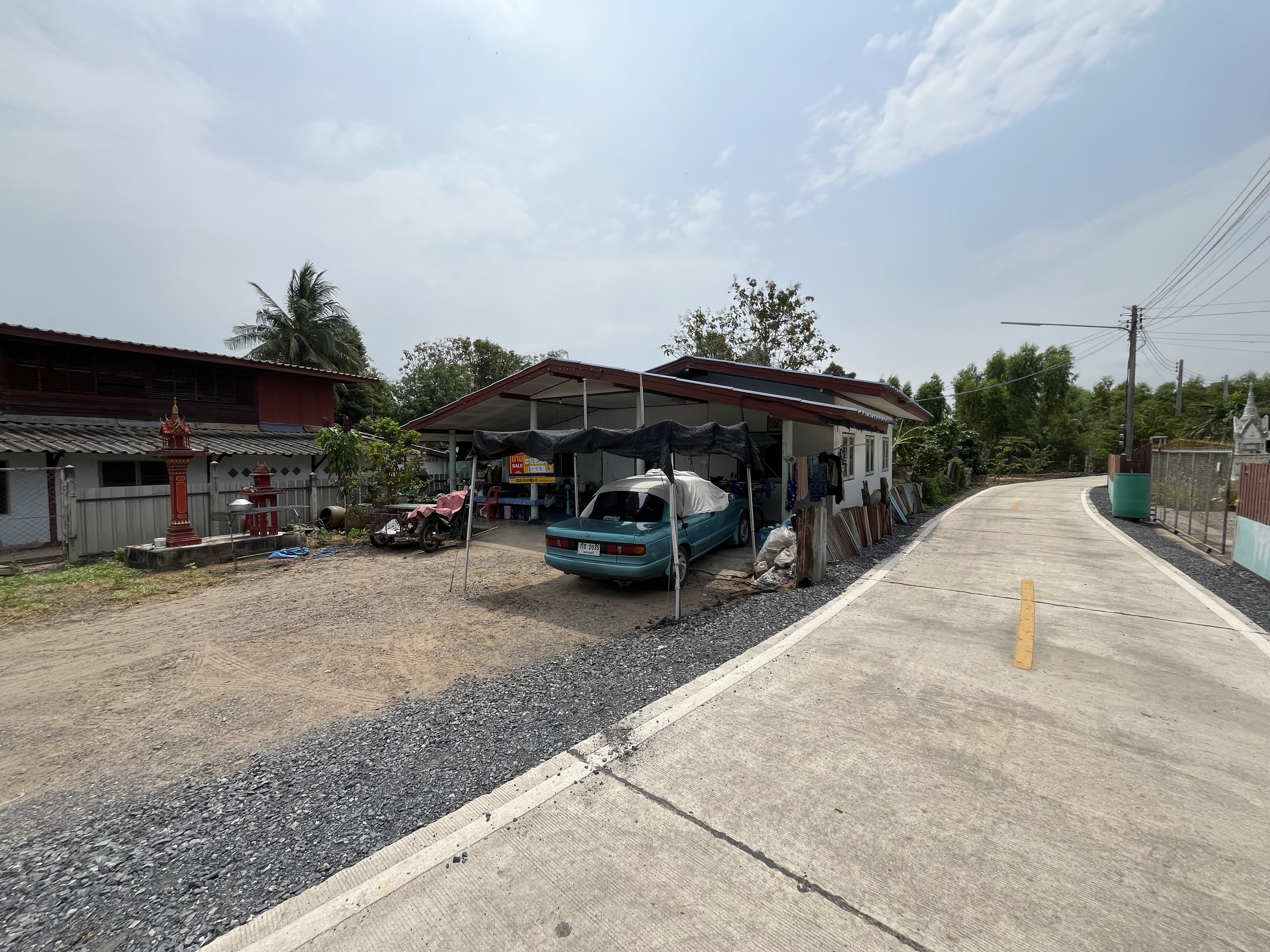 SINGLE HOUSE