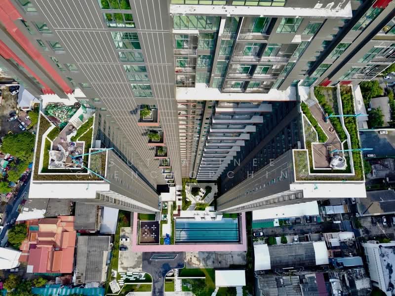 C Ekkamai, Bangkok