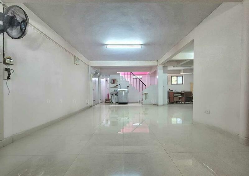 ตึก 4 ชั้น 2 คูหา ซอยเจริญกรุง109 ย่านบางคอแหลม, Bangkok