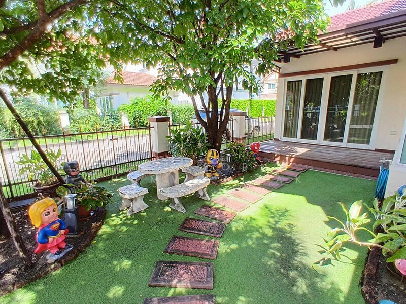 Vararom Phaholyothin-Saimai, Bangkok