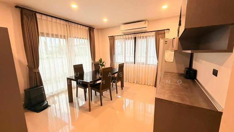 Centro Wongwaen-Chatuchot, Bangkok