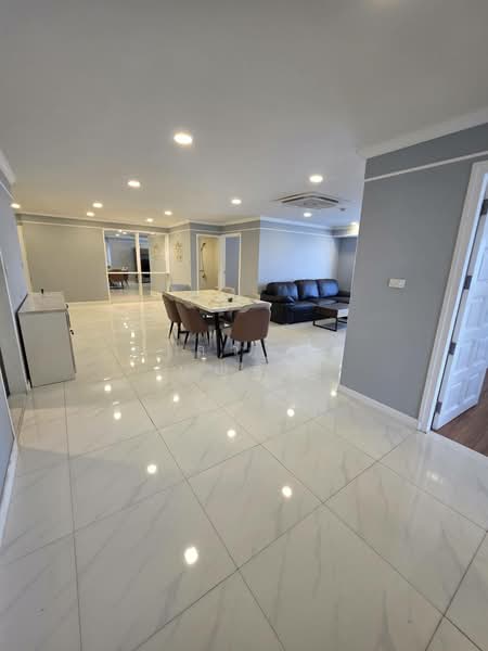 Floraville Condominium, Bangkok