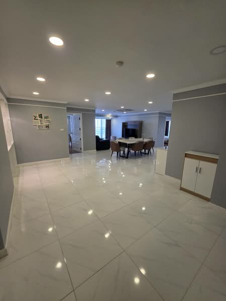 Floraville Condominium, Bangkok