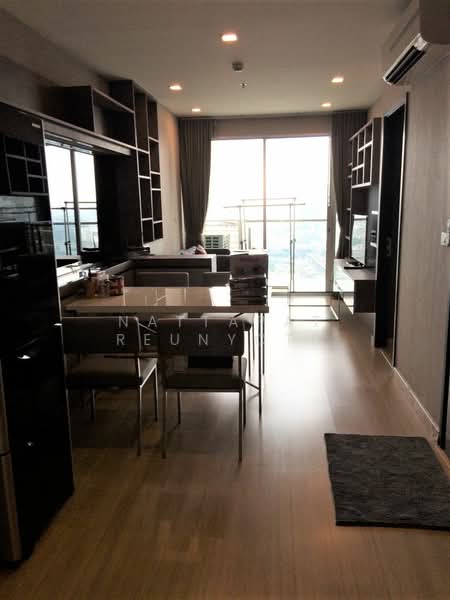 Sky Walk Residences, Bangkok