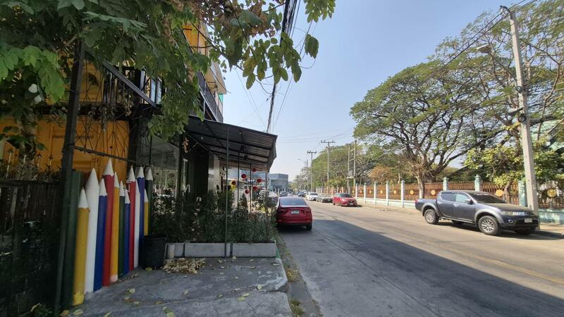 Land with building and apartment, Nakhon Sawan