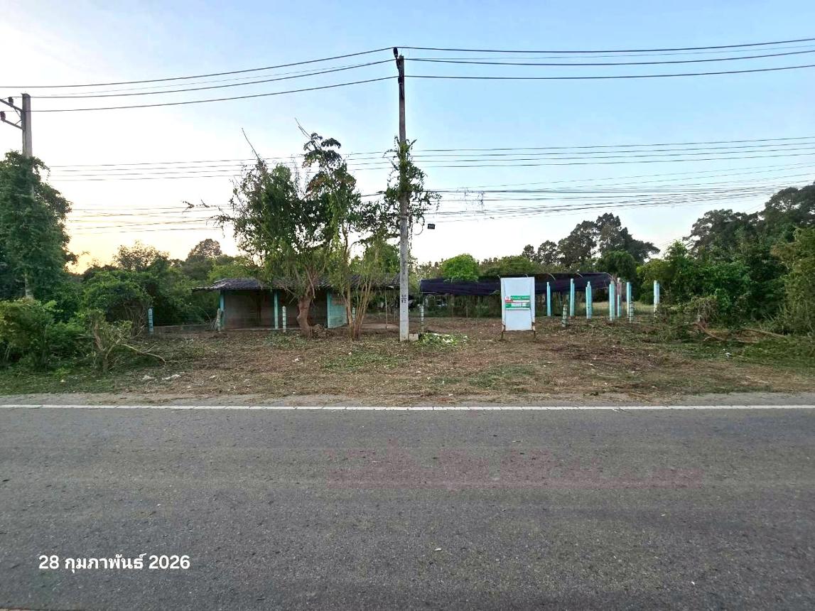 Single-Family Home in Chai Nat, Chai Nat Province