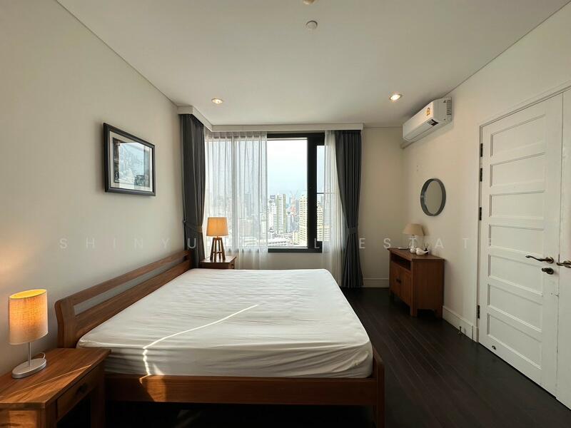 AGUSTON Sukhumvit 22, Bangkok