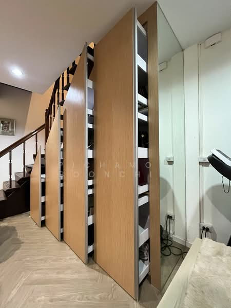 3-BR Townhouse, Bangkok