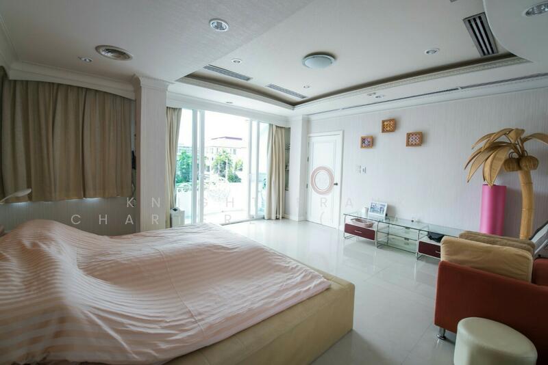 Single-detached house in Rama 9, Bangkok