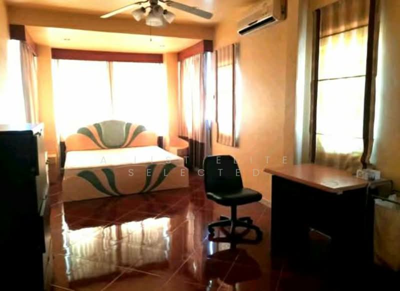Lalana Village - 2-Storey House for Sale Just 1 km from Jomtien Beach