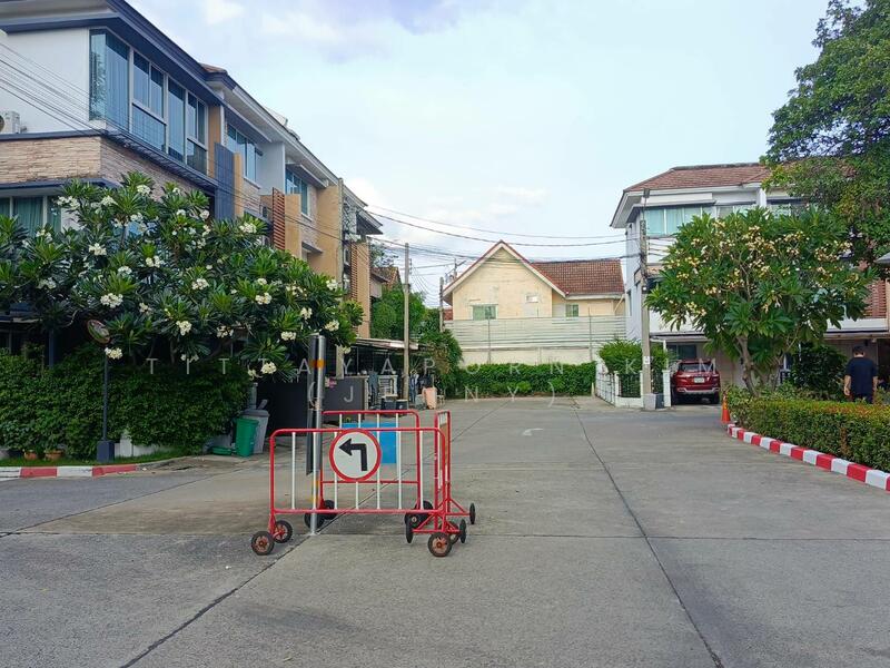 Town Plus Kaset - Nawamin, Bangkok