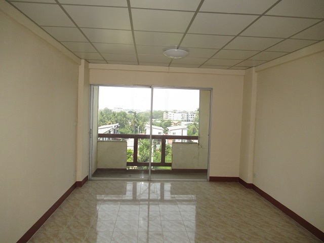 Tanam Muang Non Condo Park