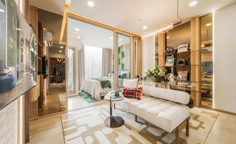 Life Sathorn-Narathiwas 22, bangkok