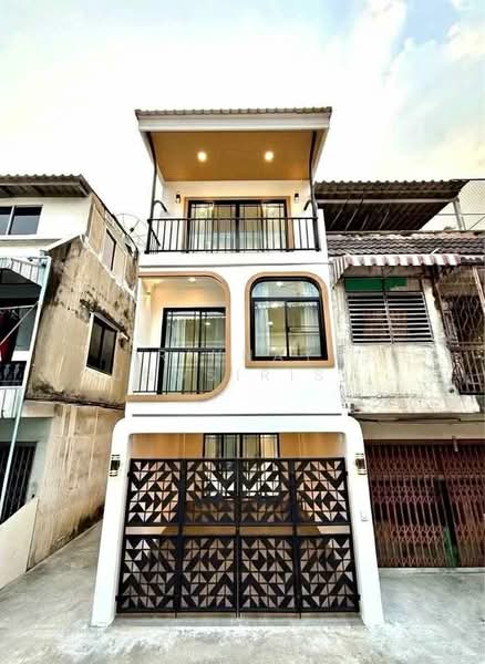 4-BR Townhouse, Bangkok