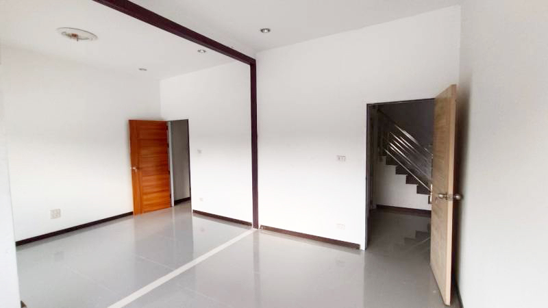 อาคารพาณิชย์ เมืองนครราชสีมา : ปรับปรุงใหม่