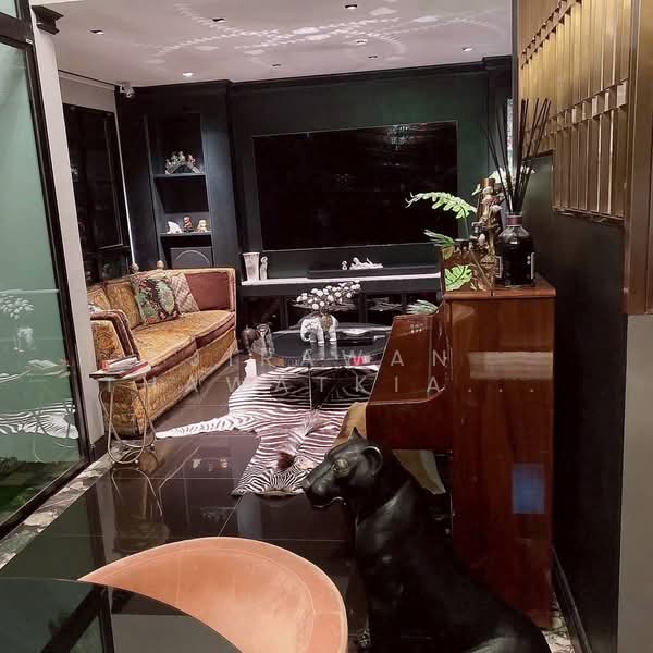 Na Vara Residence, Bangkok