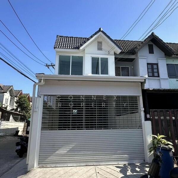 Baan Ketsarin, Bangkok