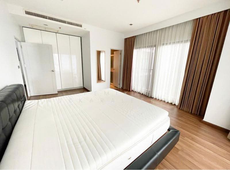 Noble Reveal, Bangkok