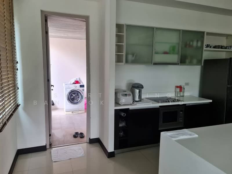 The Lofts Yennakart, Bangkok