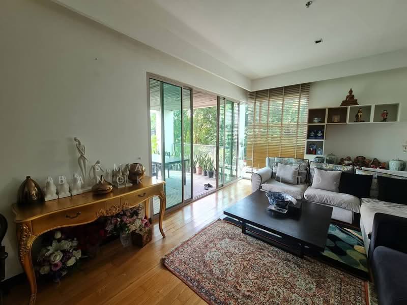 The Lofts Yennakart, Bangkok