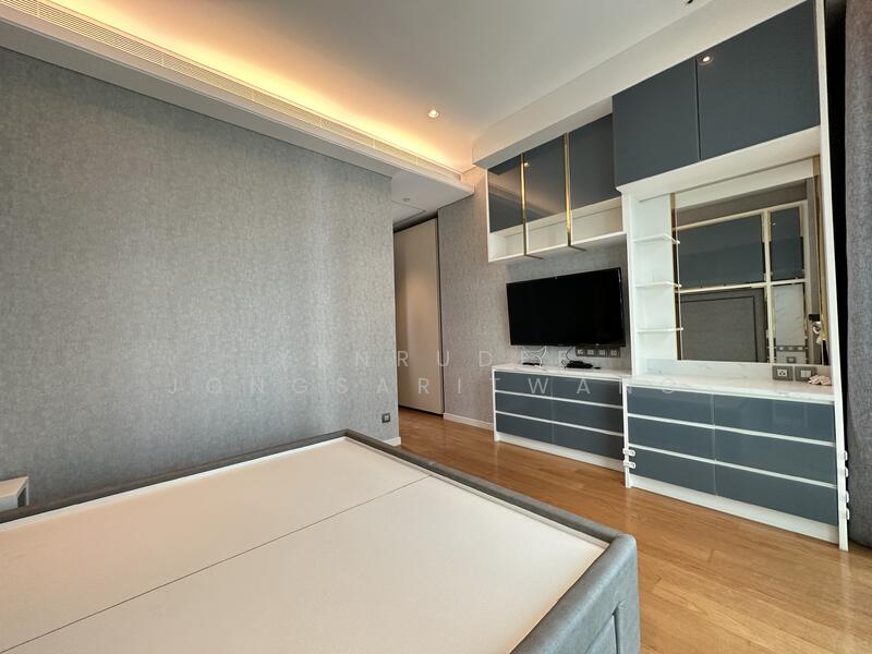 Sindhorn Tonson, Bangkok
