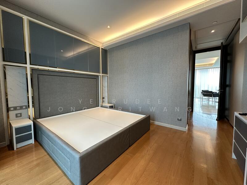 Sindhorn Tonson, Bangkok