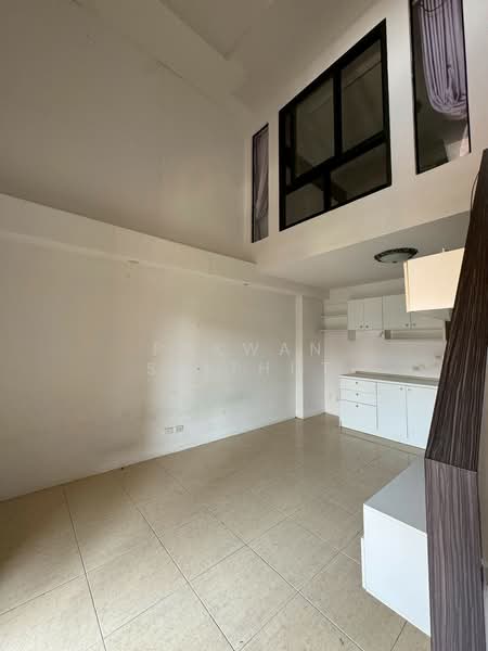 Champs Elysees Tiwanon, Nonthaburi
