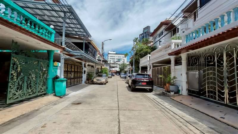 Sri Krung Village Rama 3, Bangkok