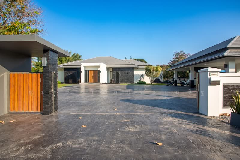 Baan Hin Lek Fai, Prachuap Khiri Khan