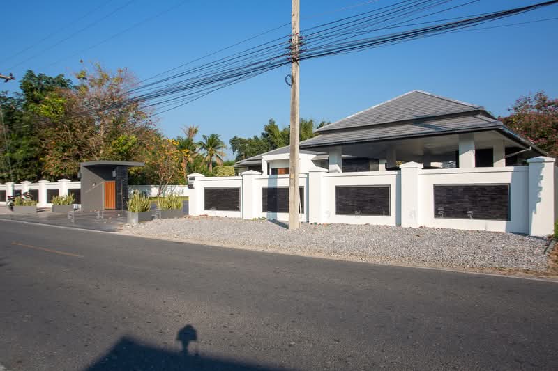 Baan Hin Lek Fai, Prachuap Khiri Khan