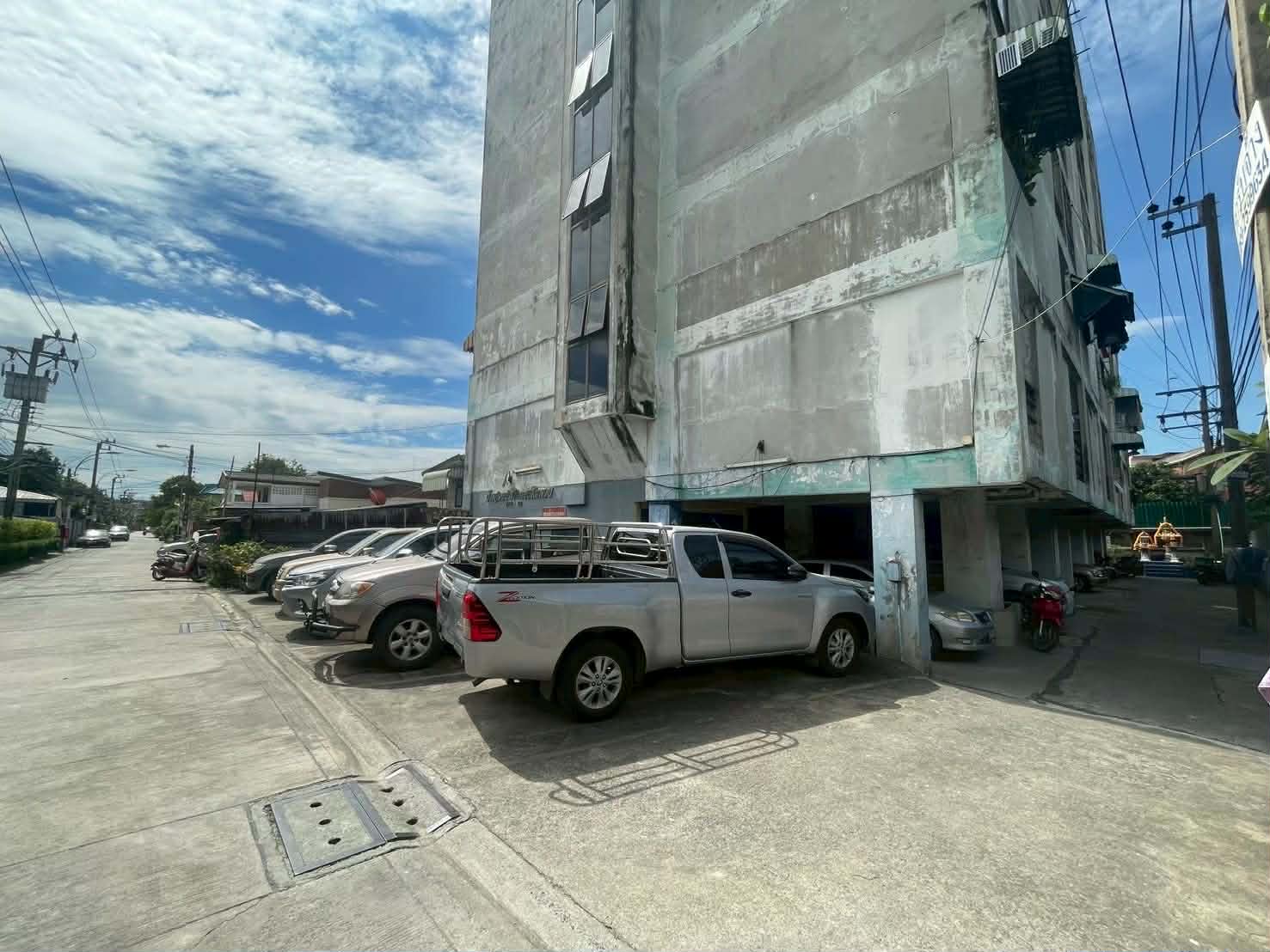 คอนโดมิเนียม โครงการบ้านสวนนำโชค คอนโดทาวน์ สำโรง