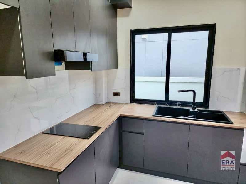 ไพรเวท33 (Private 33), Chon Buri (Pattaya)