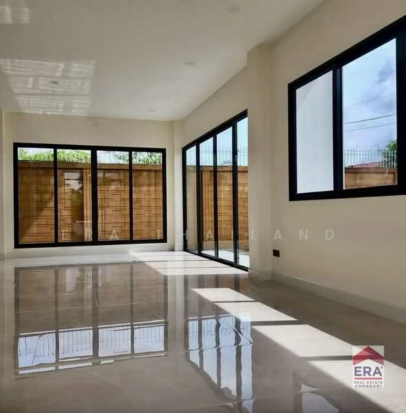ไพรเวท33 (Private 33), Chon Buri (Pattaya)