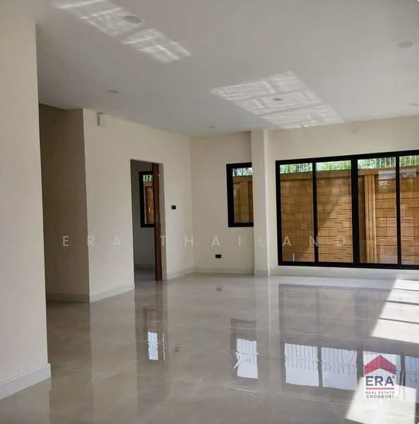ไพรเวท33 (Private 33), Chon Buri (Pattaya)